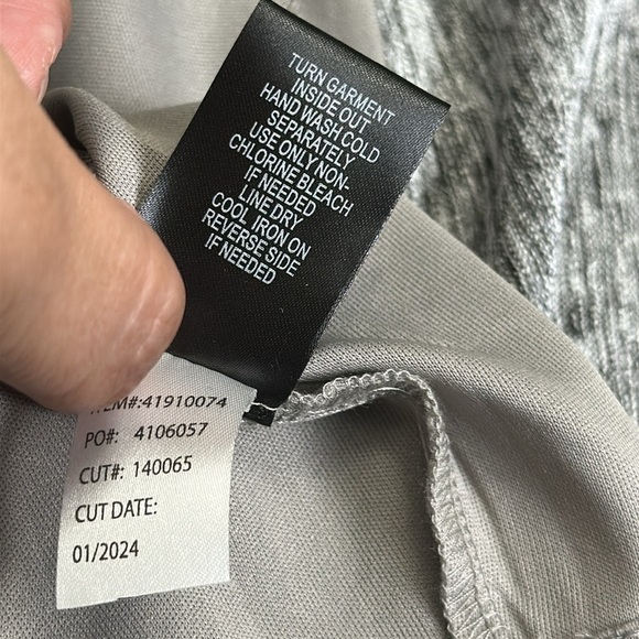 Torrid Mini Foil Knit Tulip Silver Skirt Womens Size 2X NWT Party Cocktail - Picture 8 of 8